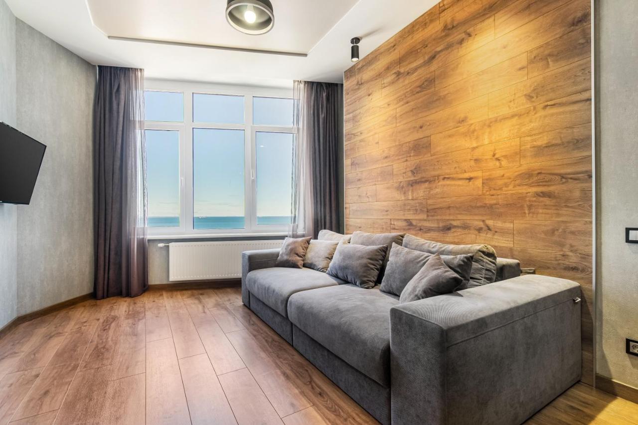 Sea Symphony Wood Style Apartment Odesa Exterior foto